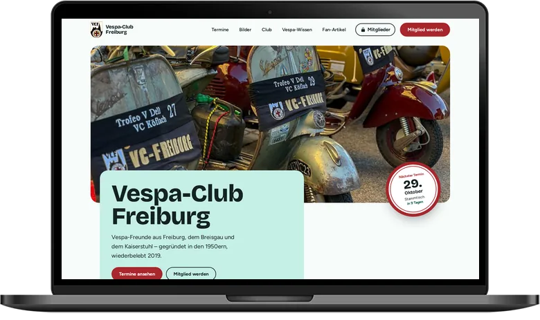 Website Vespa-Club Freiburg auf dem Laptop